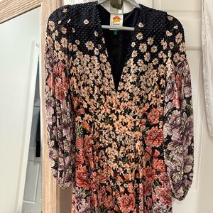 Farm Rio! Size medium! Gorg dress, worn 1X.